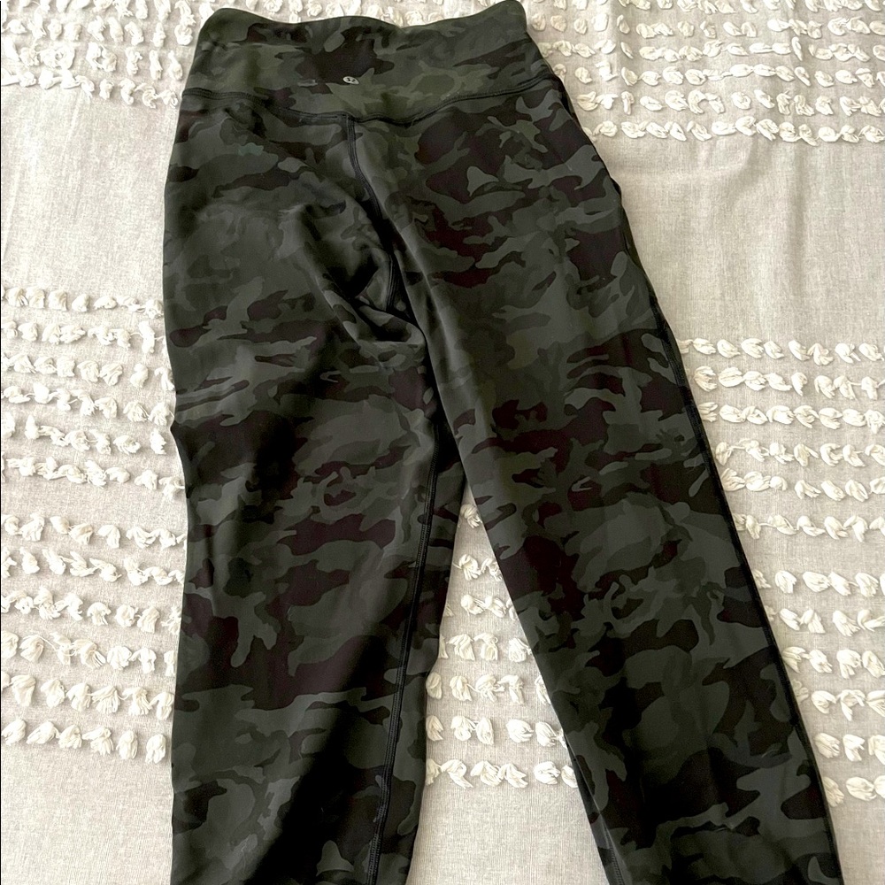lululemon athletica Women’s Camouflage Leggings in Olive & Black